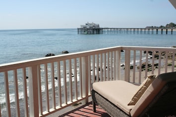 Ultimate coastline, pier and ocean views from large deck