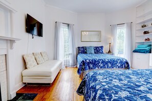 4 habitaciones, caja de seguridad en la habitación y escritorio 