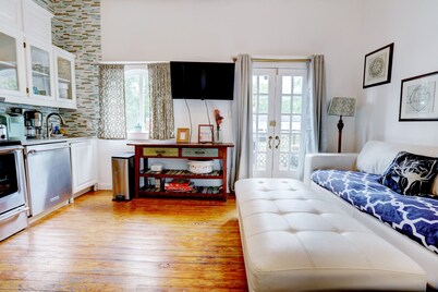 Evento de lujo Inicio 10B Downtown Walk 2 Comida / Bar