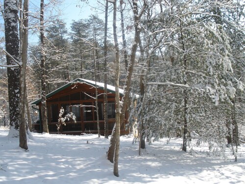 Affordable.  Private Mountain Get-A-Way -- Good Wi Fi