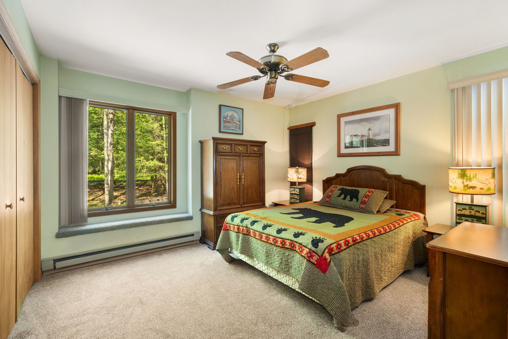 3 bedrooms, desk, iron/ironing board, free WiFi