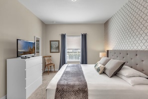 4 bedrooms, iron/ironing board, WiFi, bed sheets