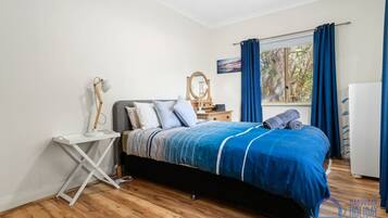 3 dormitorios, tabla de planchar con plancha, wifi gratis y ropa de cama