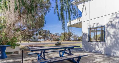 Relax At Dawesville Estuary