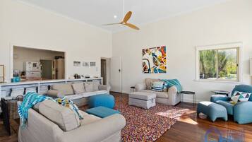 Televisor i llar de foc