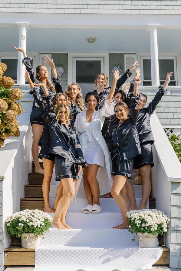 Property grounds -  Water View 6-Bedroom Colonial, Hedgegate of Newport, 
Perfect for Large Groups
 (Middletown)