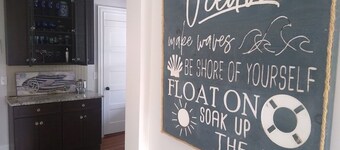  Water View 6-Bedroom Colonial, Hedgegate of Newport, 
Perfect for Large Groups
