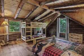 4 bedrooms, free WiFi, bed sheets