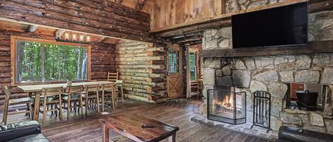 Smart-TV, Kamin, Stereoanlage