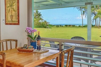 KEO Hanalei Bay Oceanfront Dining view - KEO Hanalei Bay Oceanfront Dining view