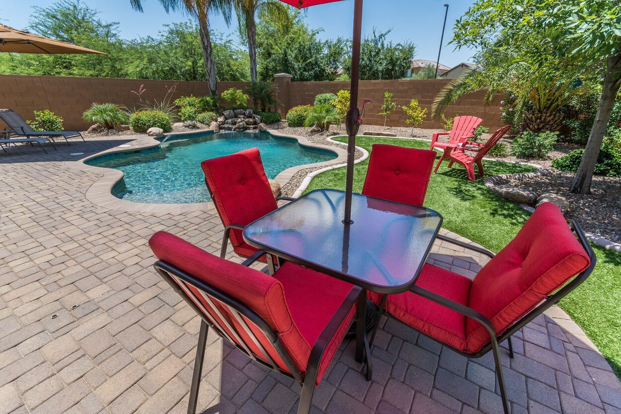 Backyard Oasis Walking Distance to San Tan Village Shopping and Dining