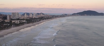 Pitangueiras Apartment in Guaruja