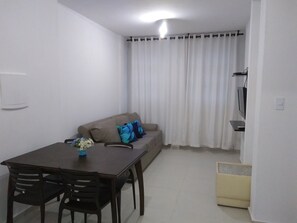 Smart TV - Pitangueiras Apartment in Guaruja (Barra Funda)