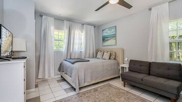 1 chambre, fer et planche à repasser, Wi-Fi gratuit, draps fournis
