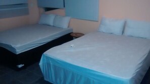 4 dormitorios, tabla de planchar con plancha, wifi