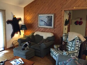 Smart TV, fireplace, DVD player, table football