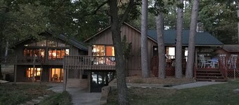 マンハッタンビーチ！ 大規模なスイミングビーチ！ 直接予約で750ドル節約！