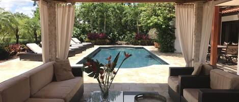 Piscine extérieure, piscine chauffée