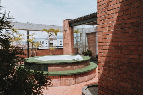 Travelers Orange Suites