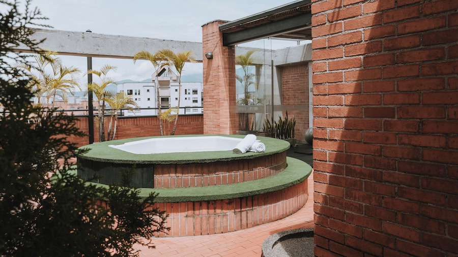 Travelers Orange Suites