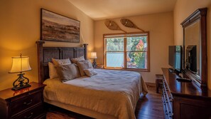 3 bedrooms, Egyptian cotton sheets, iron/ironing board, free WiFi - The Mountain Retreat - A Luxurious 3 Bedroom, 3 Bath Condo can Sleep up to 8! (Ruidoso)