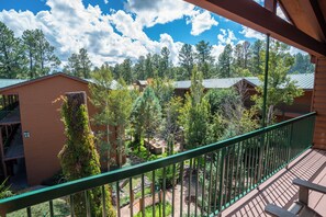Property grounds - The Mountain Retreat - A Luxurious 3 Bedroom, 3 Bath Condo can Sleep up to 8! (Ruidoso)