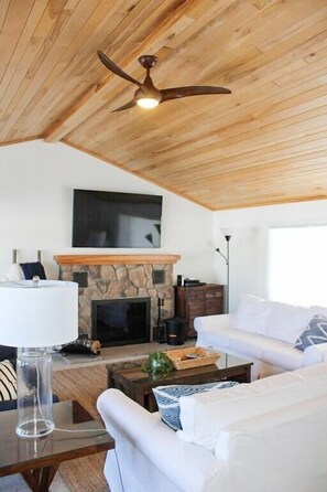 Smart TV, fireplace, DVD player