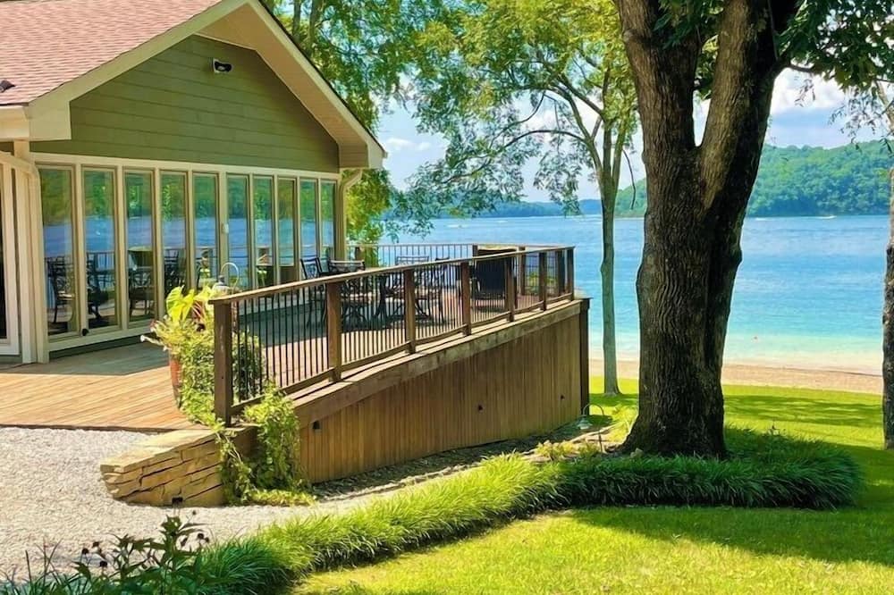 The Lake House on Dale Hollow