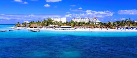 Una spiaggia nelle vicinanze, teli da spiaggia