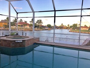 حمّام سباحة خارجي، حمّام سباحة مُدفَّأ