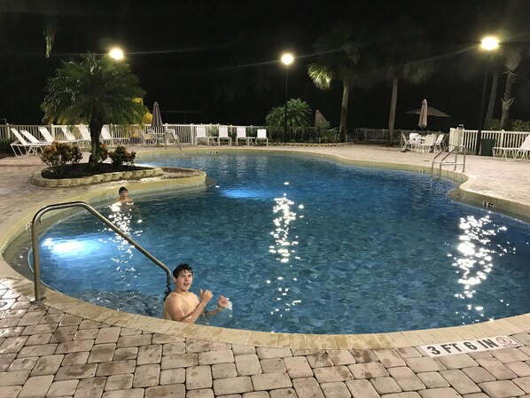 Outdoor pool, a heated pool - Disney's attractions while staying at an affordable resort and pet friendly! (Kissimmee)