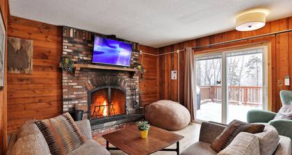 Tanglewood Vista at Killington: Great Group Ski Home Close to Mountain. Hot Tub.