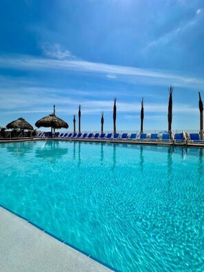 Piscina all'aperto, una piscina riscaldata