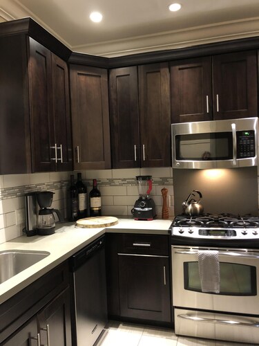 Available * Downtown Napa- Beautifully Remodeled --2Bedroom 2 Bathroom Home