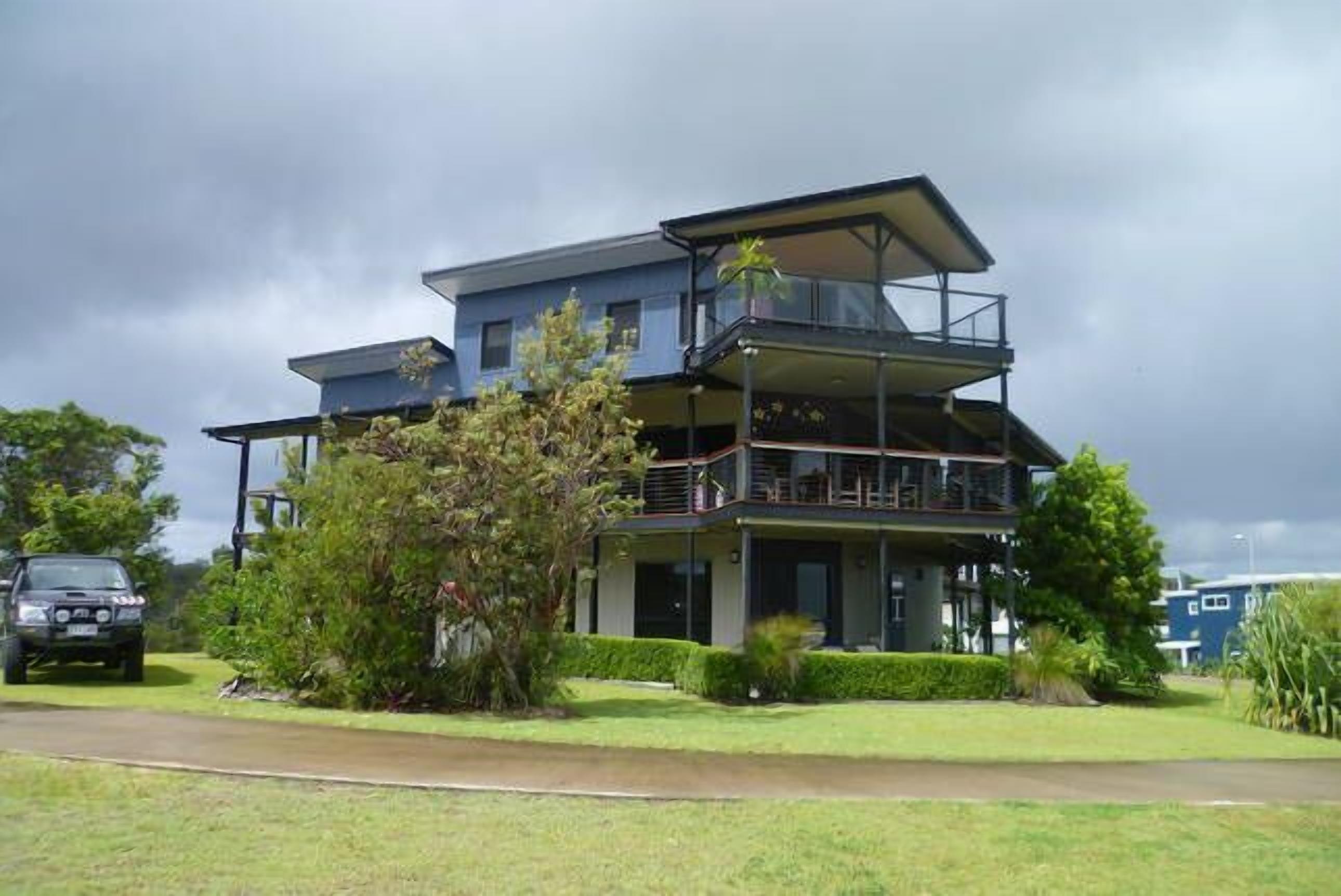 TOP OF THE BAY TANGALOOMA with 180 degree VIEW OF MORETON BAY