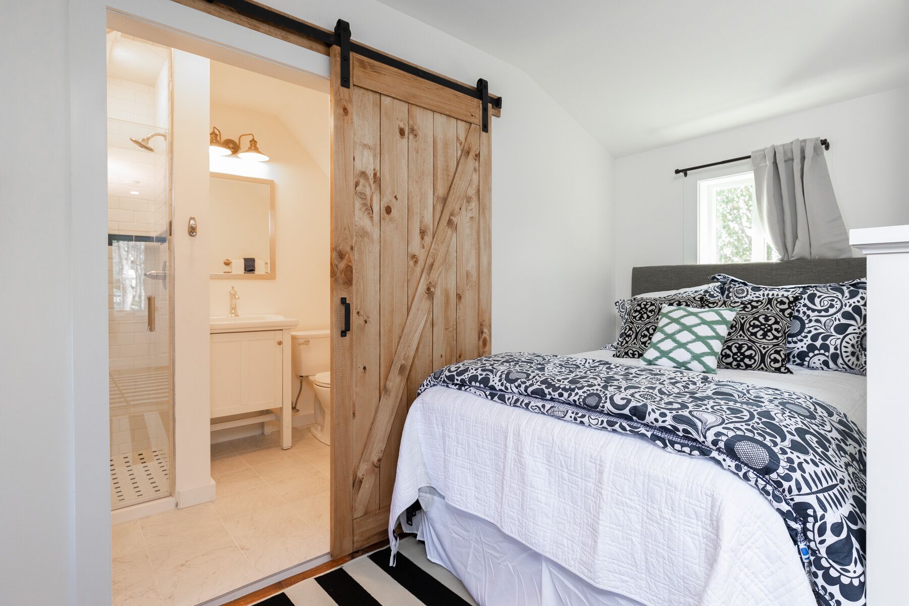 10 bedrooms, iron/ironing board, travel crib, free WiFi