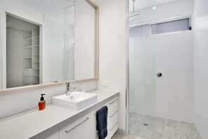Badewanne, Haartrockner