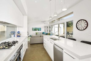 Fridge, microwave, oven, stovetop - First Rate Margate, Barwon Heads (Barwon Heads)