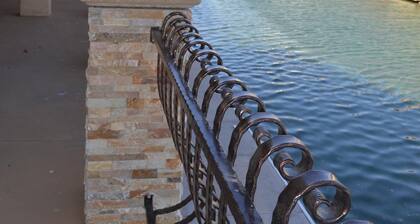 The KeyLargo House @ Lake Moovalya Keys; casa grande 6 camas 5ba + 2 lofts y muelle de 65 pies