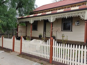 Exterior - CBD Myers St, Bendigo  (Pet Friendly) (Bendigo)