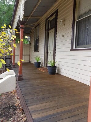 Exterior detail - CBD Myers St, Bendigo  (Pet Friendly) (Bendigo)