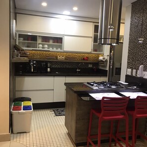Fridge, microwave, oven, coffee/tea maker