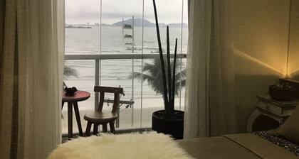 SEA FRONT GOURMET APARTMENT - 6 adults