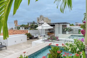 屋内プール、温水プール
