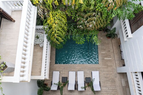 Luxury Apartment in Best Location of Old City with Rooftop City Views and Pool 
