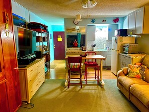 Interior - New Discount Weekly,Monthly,Daily,OceanviewSteps to Town,Beach,Pier,Ocean access (Kailua-Kona)
