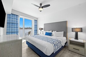Suíte premium, 2 quartos, 2 banheiros (Bay Front) | Roupas de cama premium, espaço de trabalho para notebook