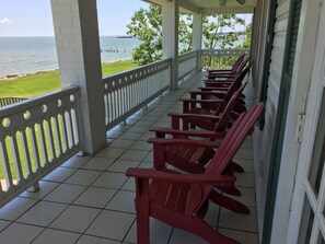 Terrace/patio - Seabreeze Kemah 3600 sqft Waterfront Home with Beautiful Views of Galveston Bay (Kemah)