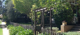 Braeside Studio - Country Garden Accommodation