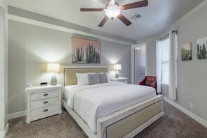 3 habitaciones, escritorio, tabla de planchar con plancha y wifi gratis 